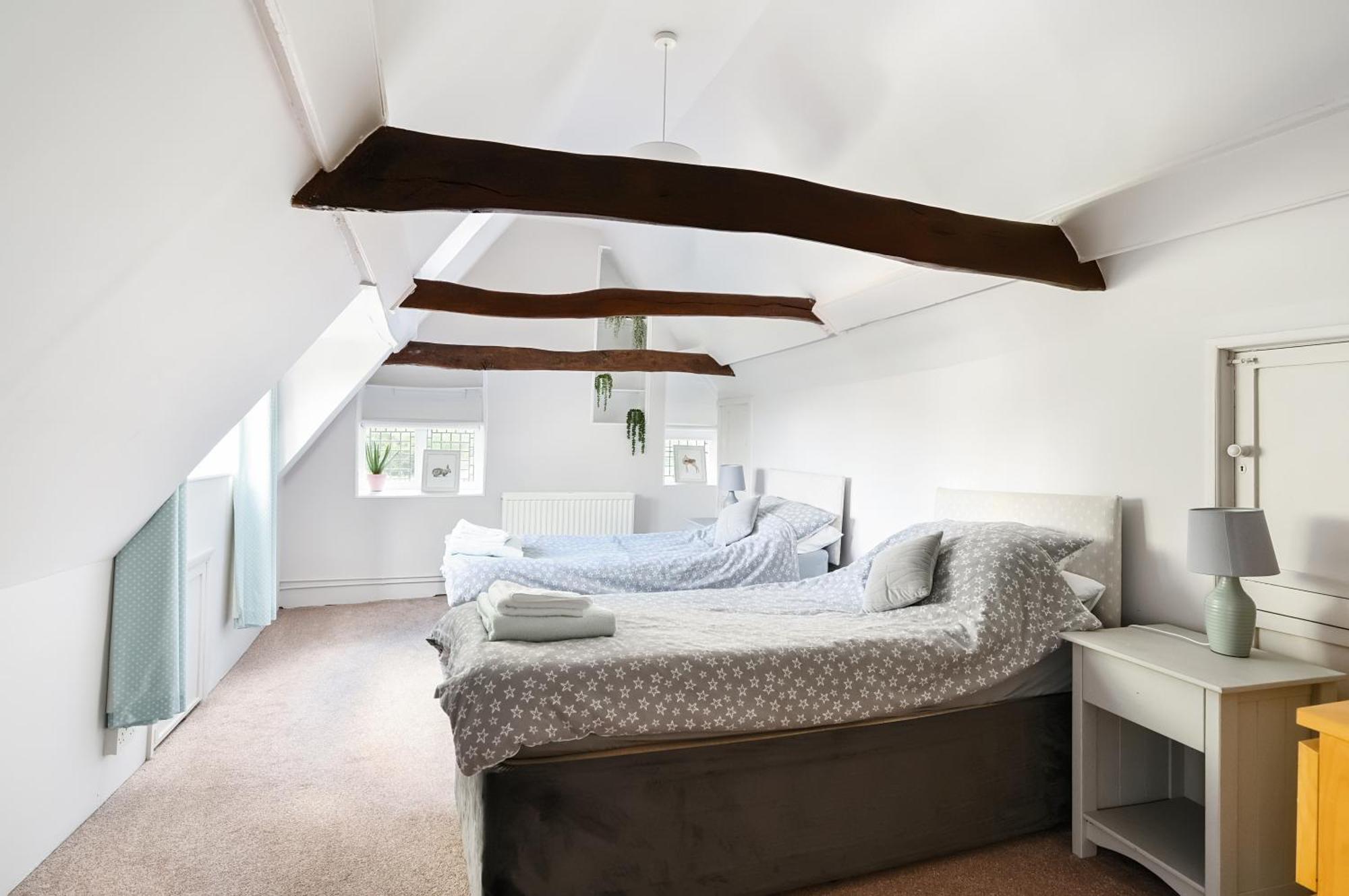 Walnut Tree House Villa Rustington Bagian luar foto