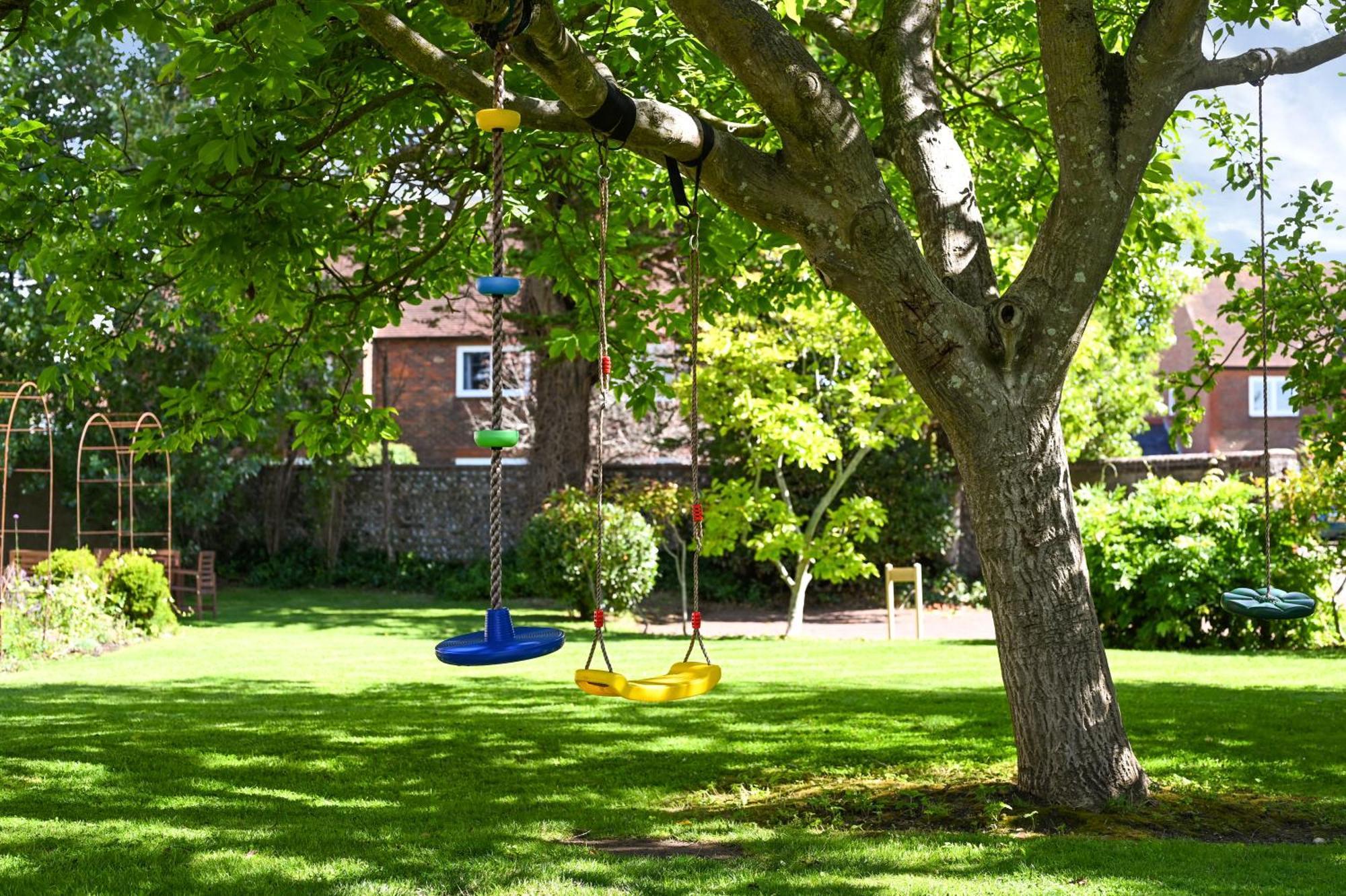 Walnut Tree House Villa Rustington Bagian luar foto