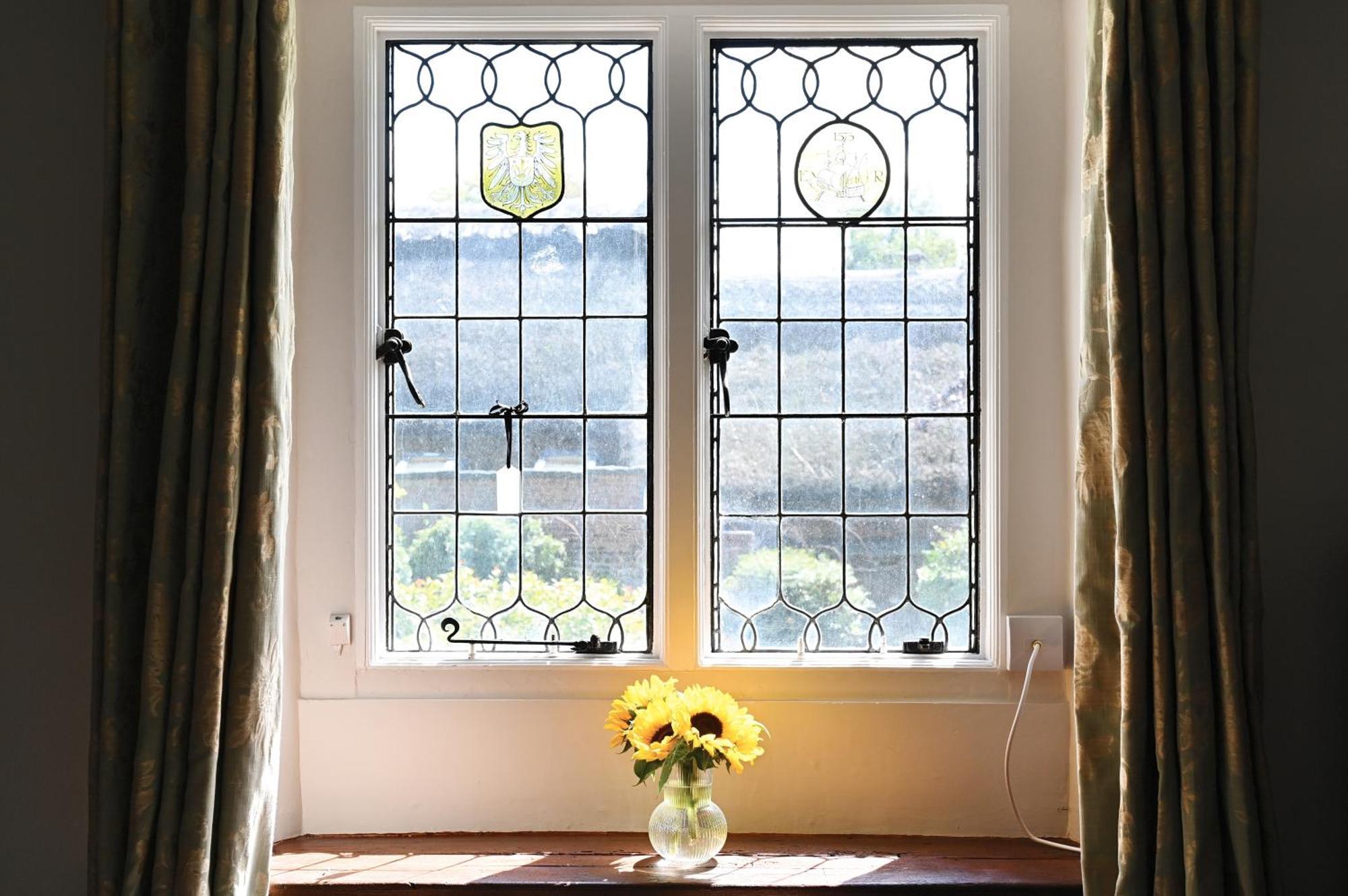 Walnut Tree House Villa Rustington Bagian luar foto