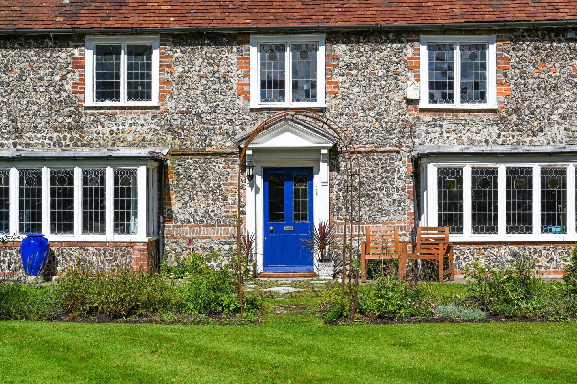 Walnut Tree House Villa Rustington Bagian luar foto